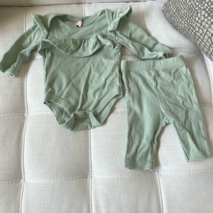 Emily and Oliver baby girl set size 0-3 months . In perfect condition.